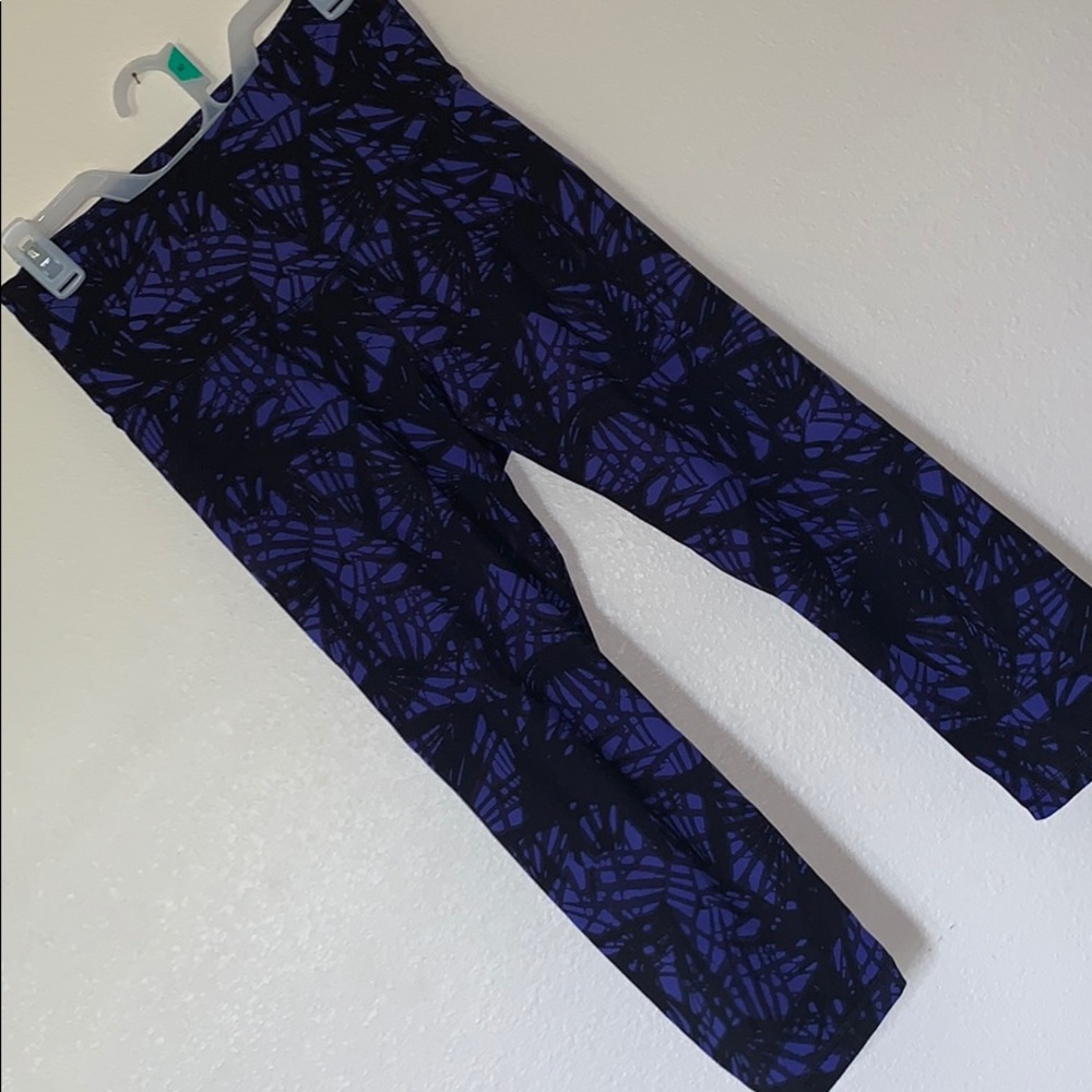 Crop yoga pants